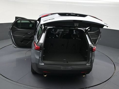 Used 2024 Chevrolet Traverse RS image 32