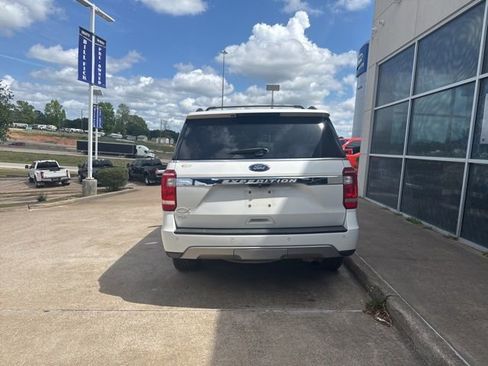 Certified 2021 Ford Expedition XLT RWD image 6