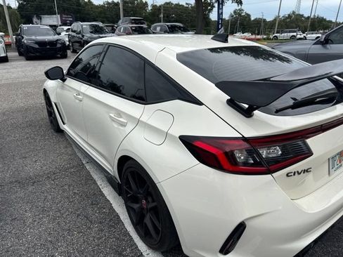 Used 2024 Honda Civic Type R image 2