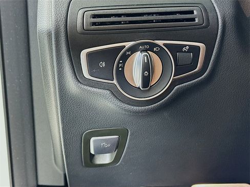 Certified 2022 Mercedes-Benz GLC 43 AMG 4MATIC image 10