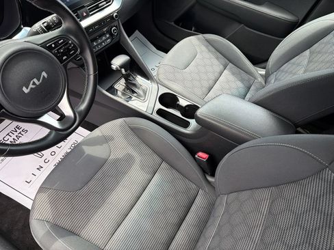 Used 2022 Kia Niro LXS FWD image 18