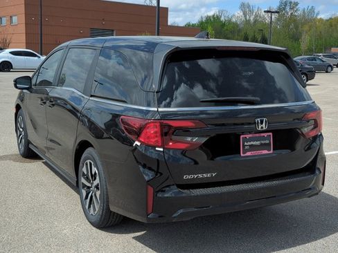 Used 2026 Honda HR-V EX-L image 5