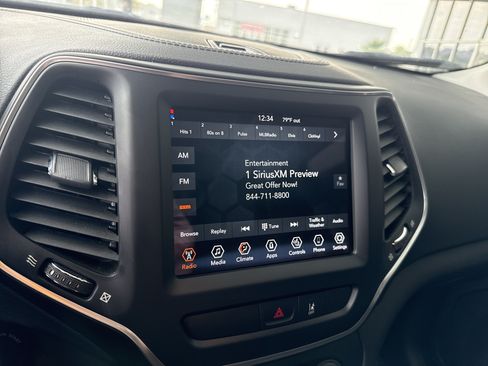 Used 2022 Jeep Cherokee Latitude w/ Sun & Sound Group AWD/4WD image 22