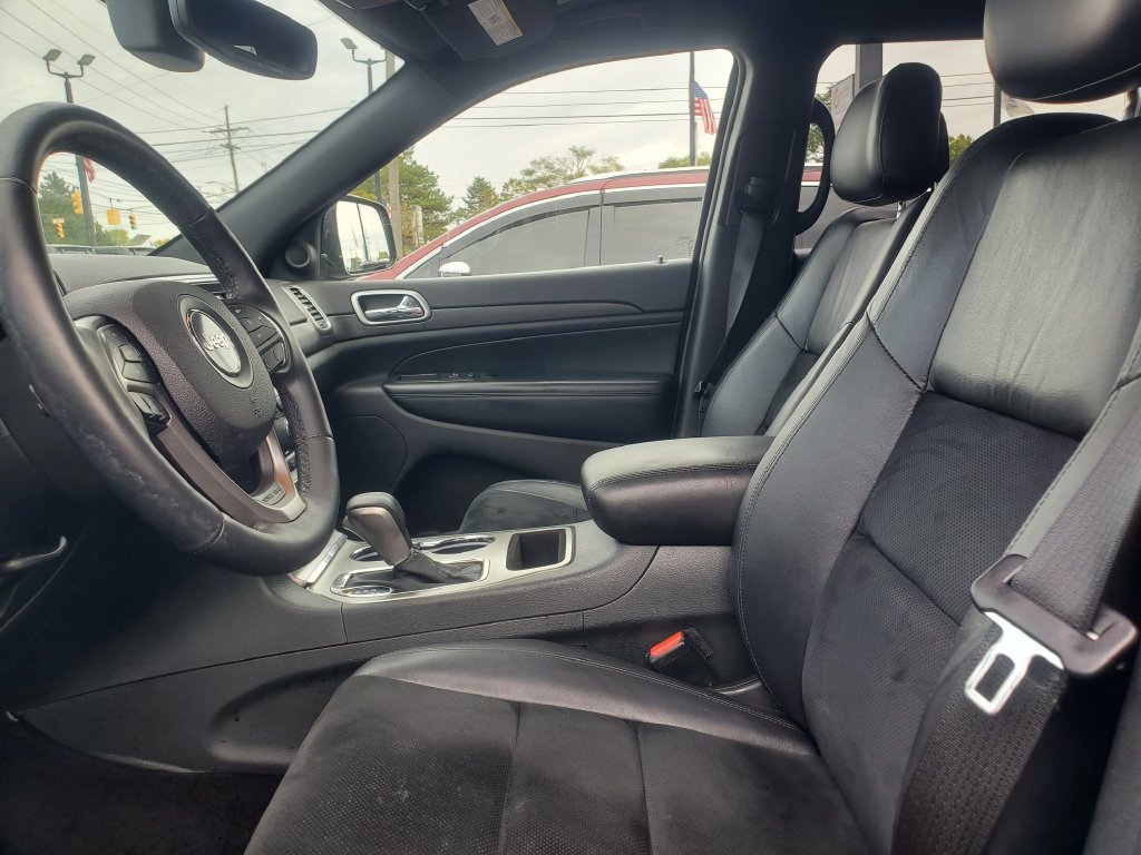 Used 2017 Jeep Grand Cherokee Altitude AWD/4WD image 5