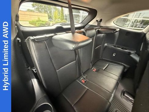 Used 2025 Toyota Highlander Limited AWD/4WD image 12