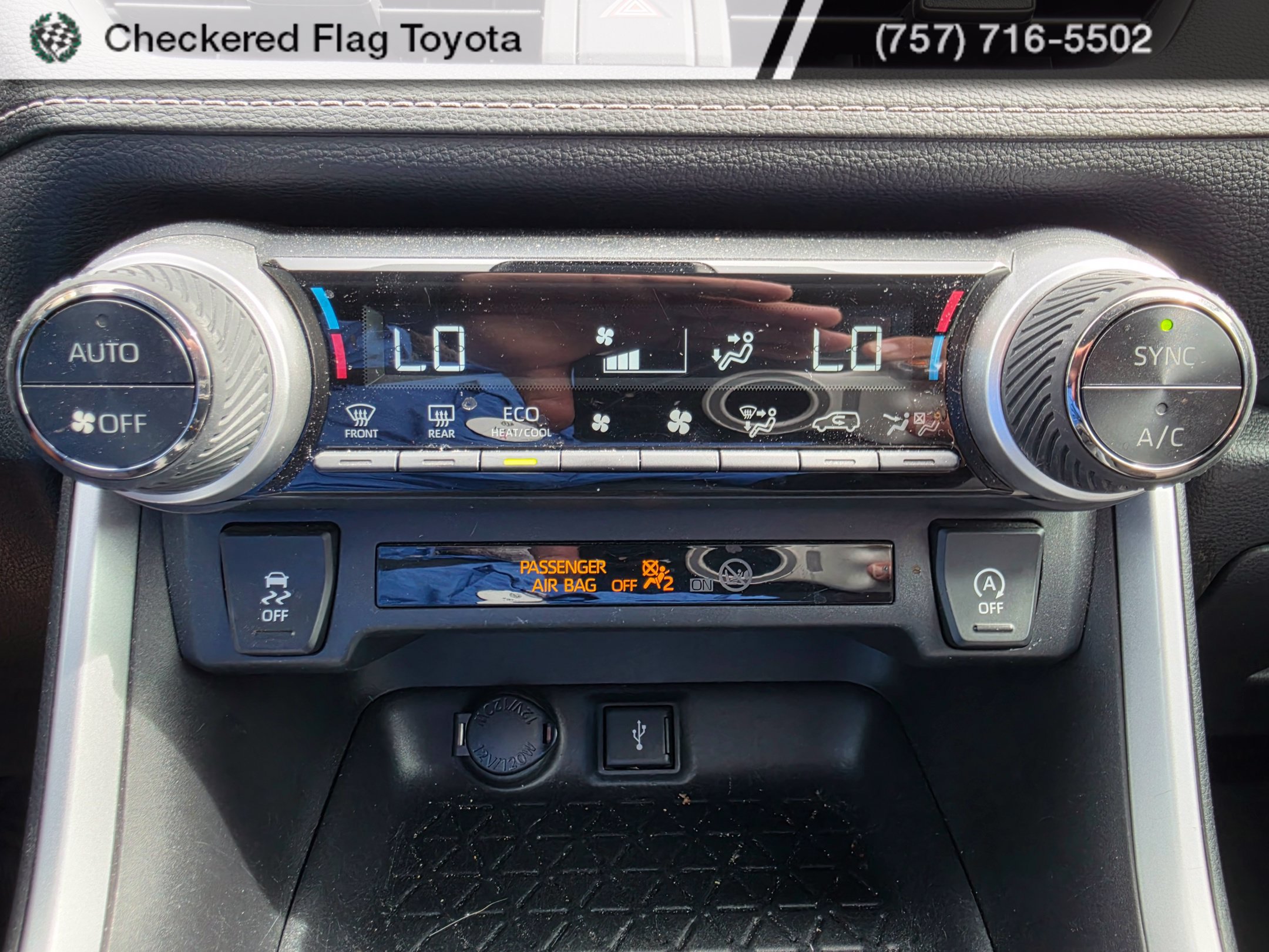 Used 2022 Toyota RAV4 XLE w/ Convenience Package AWD/4WD image 17