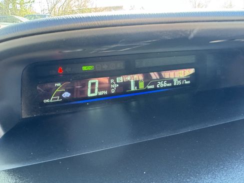 Used 2012 Toyota Prius V Two image 21