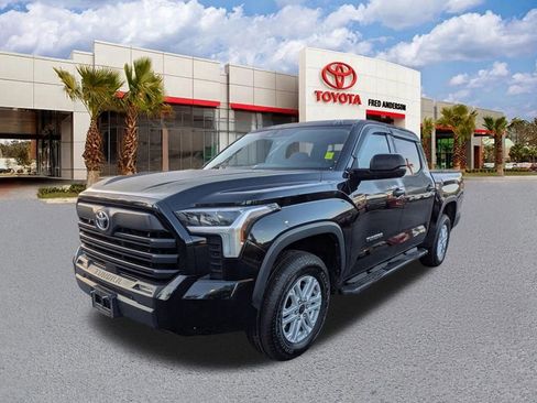 Used 2023 Toyota Tundra SR5 w/ SR5 Convenience Package image 9