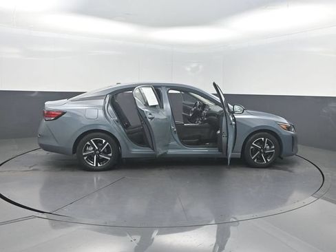 Used 2025 Nissan Sentra SV FWD image 35