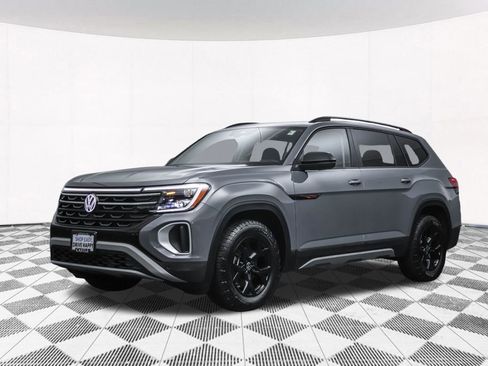 Used 2025 Volkswagen Atlas Peak Edition SE image 36