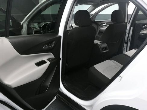 Used 2023 Chevrolet Equinox LT w/ Driver Convenience Package image 18