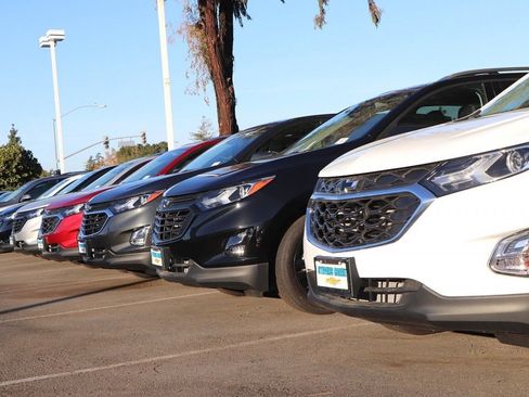 Used 2017 Chevrolet Volt Premier w/ Driver Confidence II Package image 55