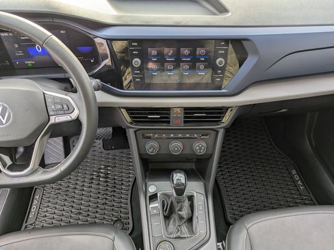 Used 2022 Volkswagen Taos SE image 17