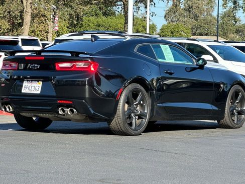Used 2018 Chevrolet Camaro SS image 3