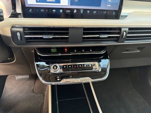 Certified 2023 Lincoln Corsair FWD image 22