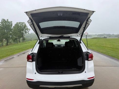 Used 2024 Chevrolet Equinox LT w/ LPO, Floor Liner Package FWD image 5