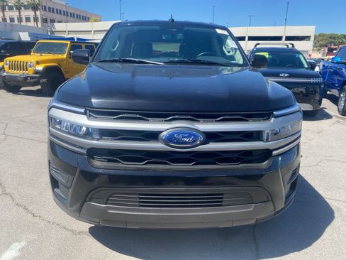 Used 2024 Ford Expedition Max XLT image 2