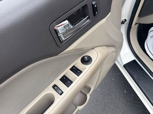 Used 2010 Ford Fusion SE FWD image 18