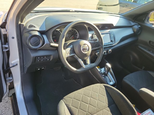 Used 2020 Nissan Kicks S FWD image 15