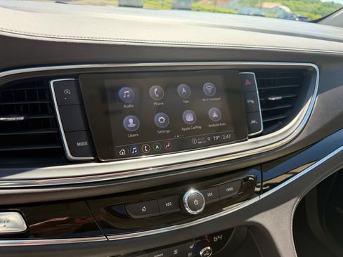 Used 2022 Buick Enclave Avenir w/ Avenir Technology Package FWD image 17
