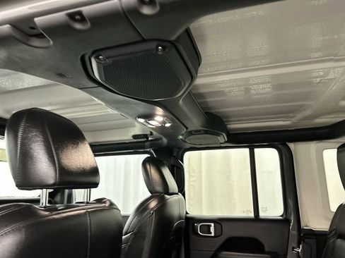 Used 2022 Jeep Wrangler Unlimited Sahara w/ Safety Group AWD/4WD image 26