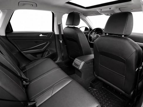 Used 2019 Volkswagen Jetta SE w/ Cold Weather Package FWD image 21