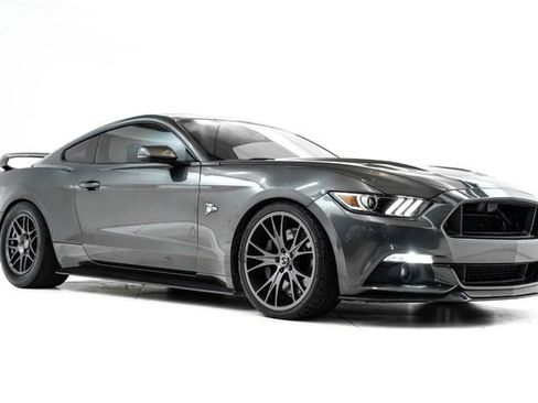Used 2017 Ford Mustang GT Premium w/ GT Performance Package RWD image 6