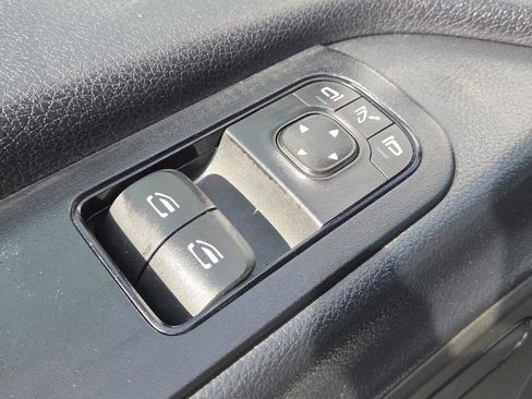 Used 2024 Mercedes-Benz Sprinter 2500 w/ Acoustic Package image 19