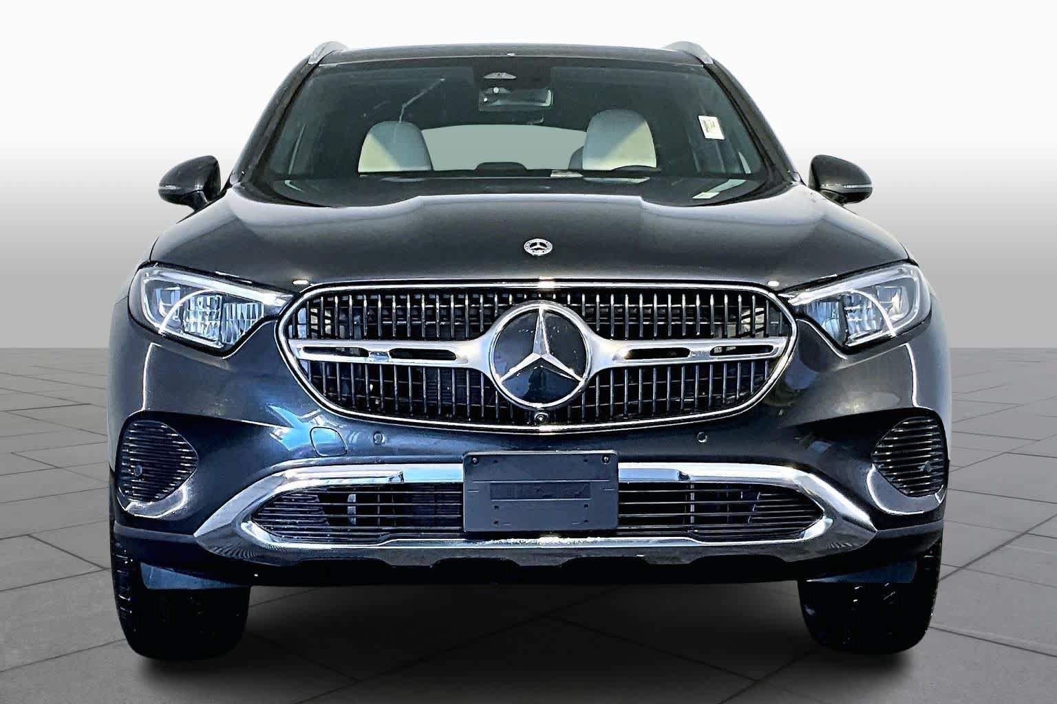 Used 2026 Mercedes-Benz GLC 300 4MATIC image 2