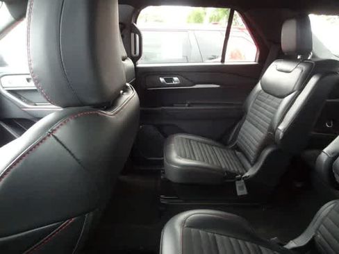 Used 2025 Ford Explorer ST-Line AWD/4WD image 6
