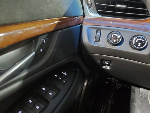 Used 2017 Cadillac Escalade Premium Luxury AWD/4WD image 53