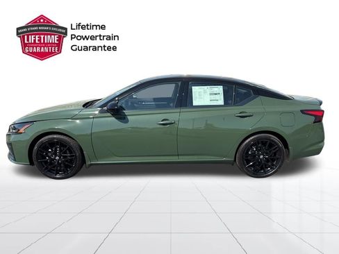 New 2026 Nissan Altima 2.5 SR w/ SR Midnight Edition Package image 8