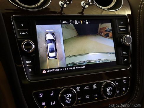 Used 2019 Bentley Bentayga AWD/4WD image 45