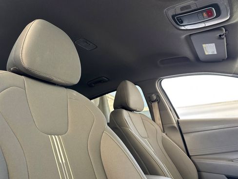 Used 2023 Hyundai Elantra SEL image 25