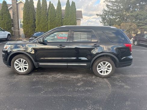 Used 2018 Ford Explorer XLT image 12