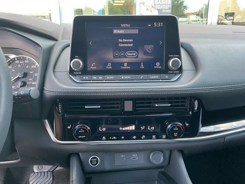 Used 2023 Nissan Rogue SL FWD image 29