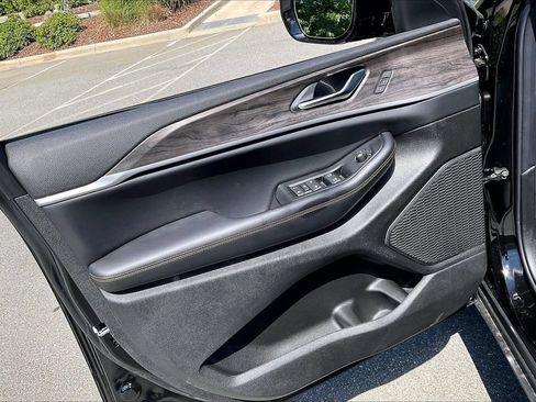 New 2026 Jeep Grand Cherokee L Limited AWD/4WD image 30