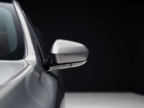 Used 2023 BMW 740i RWD image 15