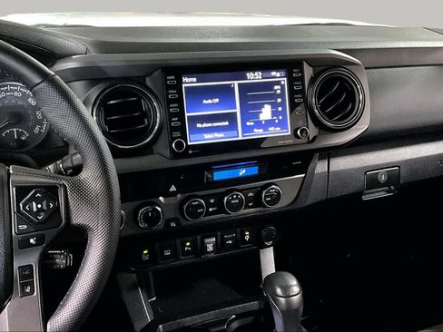 Used 2022 Toyota Tacoma TRD Off-Road w/ Technology Package AWD/4WD image 7