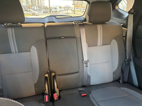 Used 2025 Chevrolet Blazer LT image 32