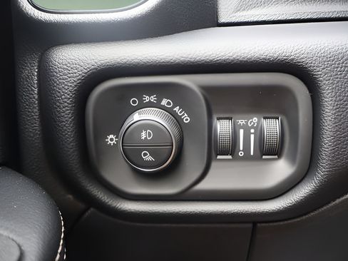 New 2026 RAM 2500 Laramie AWD/4WD image 20