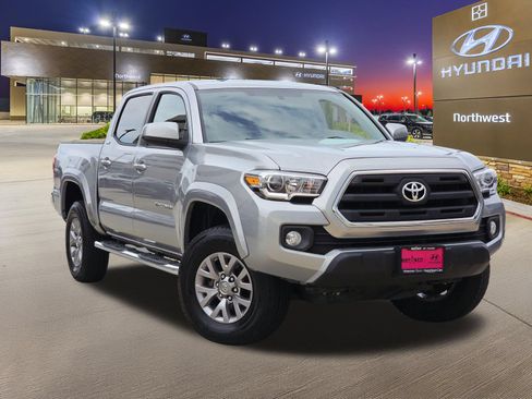 Used 2016 Toyota Tacoma SR5 w/ SR5 Appearance Package (SN) RWD image 3
