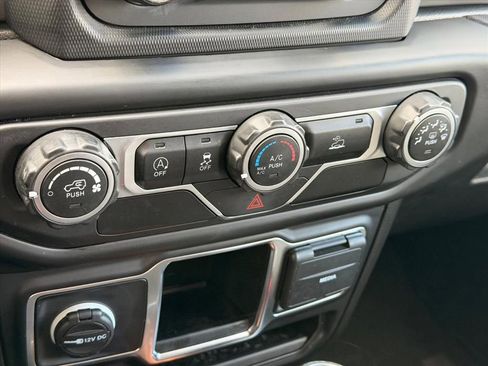 Used 2021 Jeep Wrangler Unlimited Sport image 32