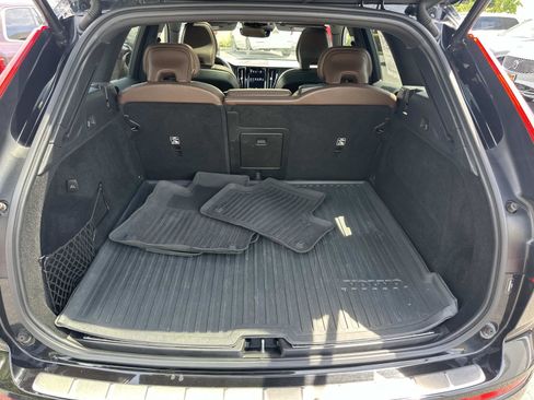 Used 2021 Volvo XC60 T5 Momentum w/ Advanced Package FWD image 24