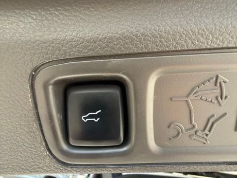 Used 2023 Lincoln Navigator Reserve AWD/4WD image 37