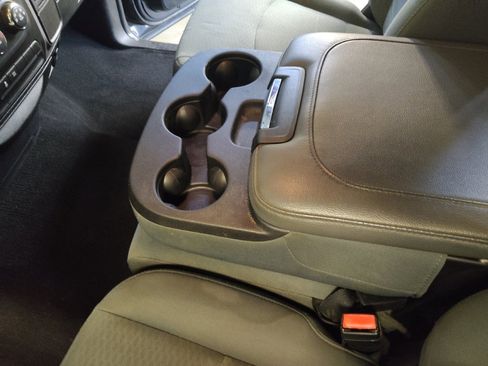 Used 2017 RAM 1500 Express RWD image 26