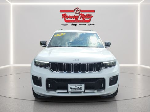 Used 2024 Jeep Grand Cherokee L Overland w/ Advanced Protech Group III AWD/4WD image 8