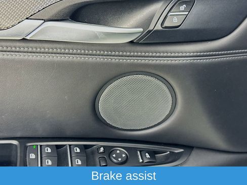 Used 2017 BMW X5 M Base image 23