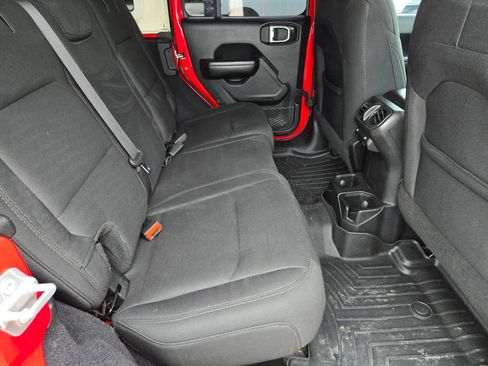 Used 2019 Jeep Wrangler Unlimited Sport S AWD/4WD image 24
