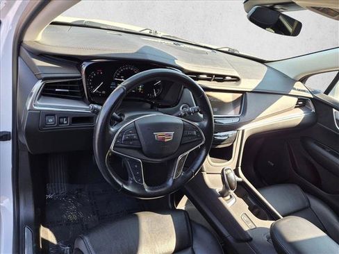 Used 2019 Cadillac XT5 Premium Luxury w/ Driver Assist Package FWD image 10